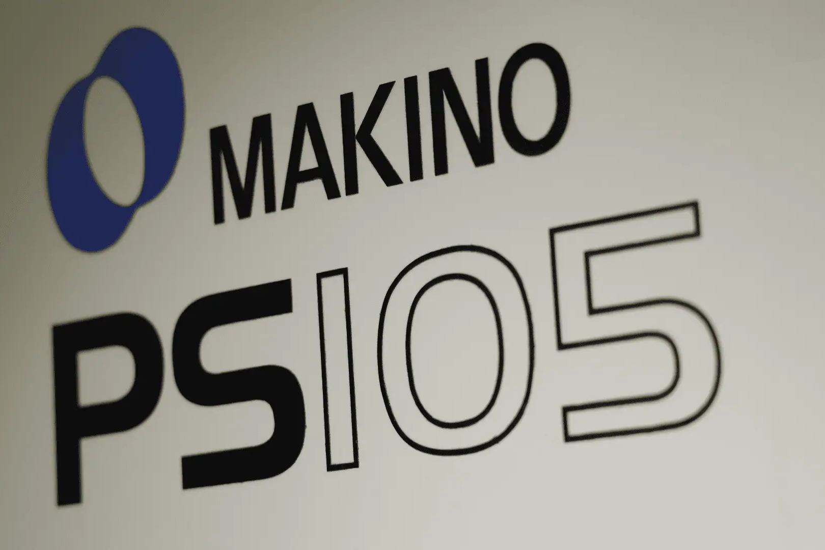 Makino PS105 logo